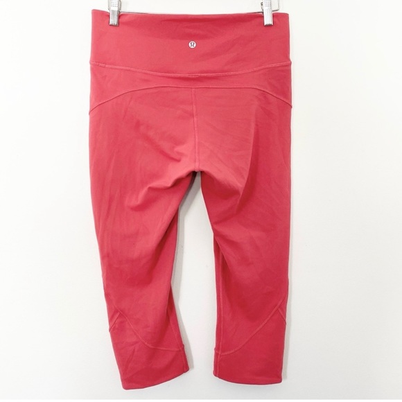 Lululemon In Movement Crop *Everlux 19"
Vintage Rose Size 2 - Picture 6 of 8